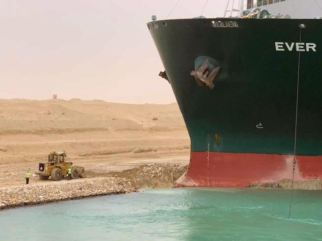It Could Take 'Days, Weeks' to Unblock Suez Canal