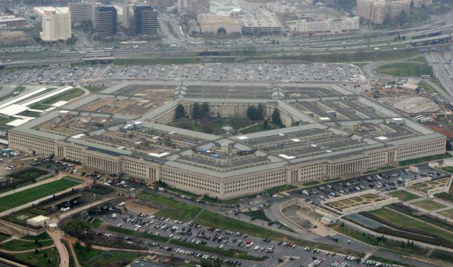 Pentagon Picks Murky Firm to Manage Hunk of Internet