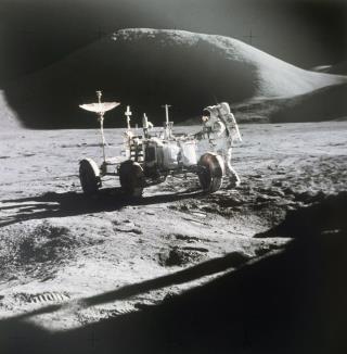 NASA Orders High-Performance Lunar Vehicles