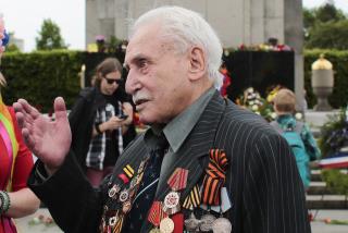 Last of Soldiers Who Freed Auschwitz Dies at 98