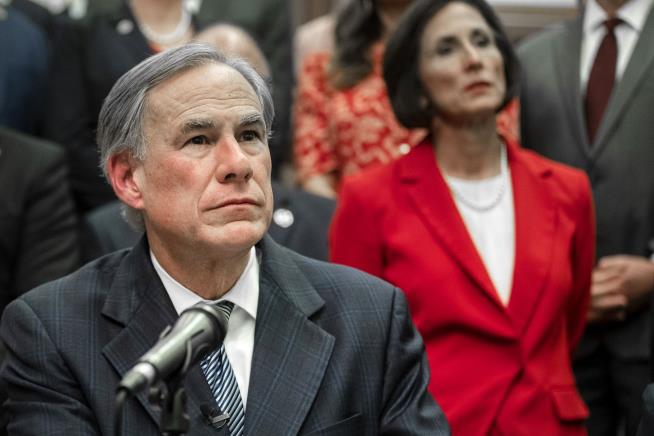 #AbbottHatesDogs Trends After Texas Governor's Veto