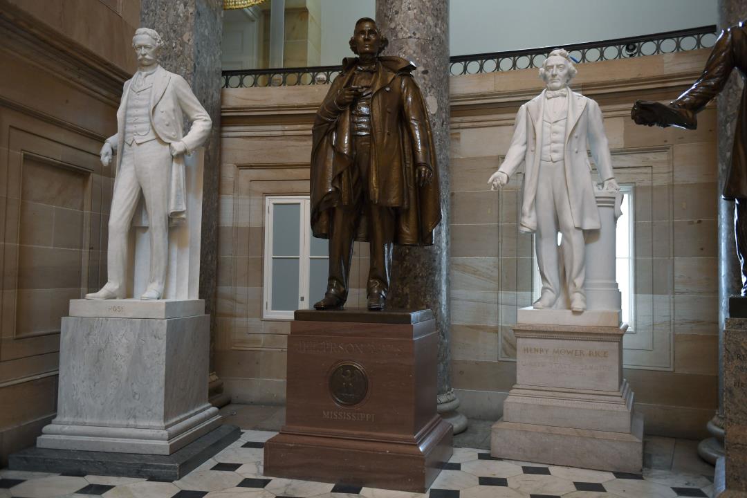 miniature confederate statues