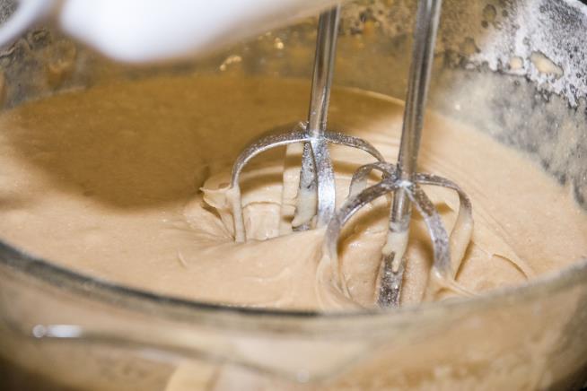 CDC's Word to the Wise: Stop Eating Cake Batter
