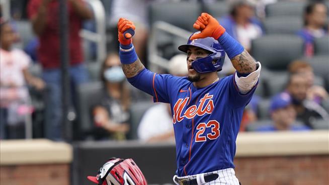 Mets Player Has a Funny Way of Celebrating 444-Foot Homer