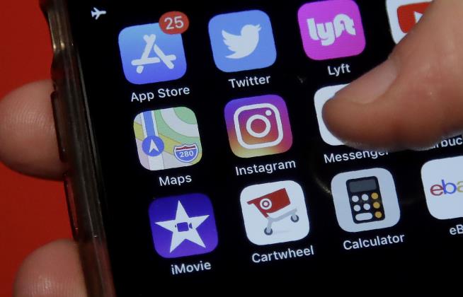 Report: Facebook Is Aware of How Instagram Hurts Teens