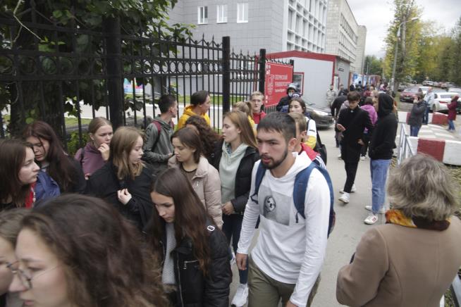 Students Jumped Out of Windows During Russia Mass Shooting
