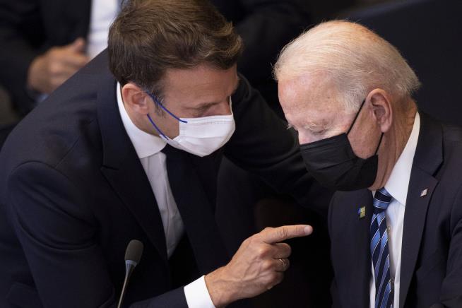 Biden, Macron Agree Consultation Would Have Been Nice
