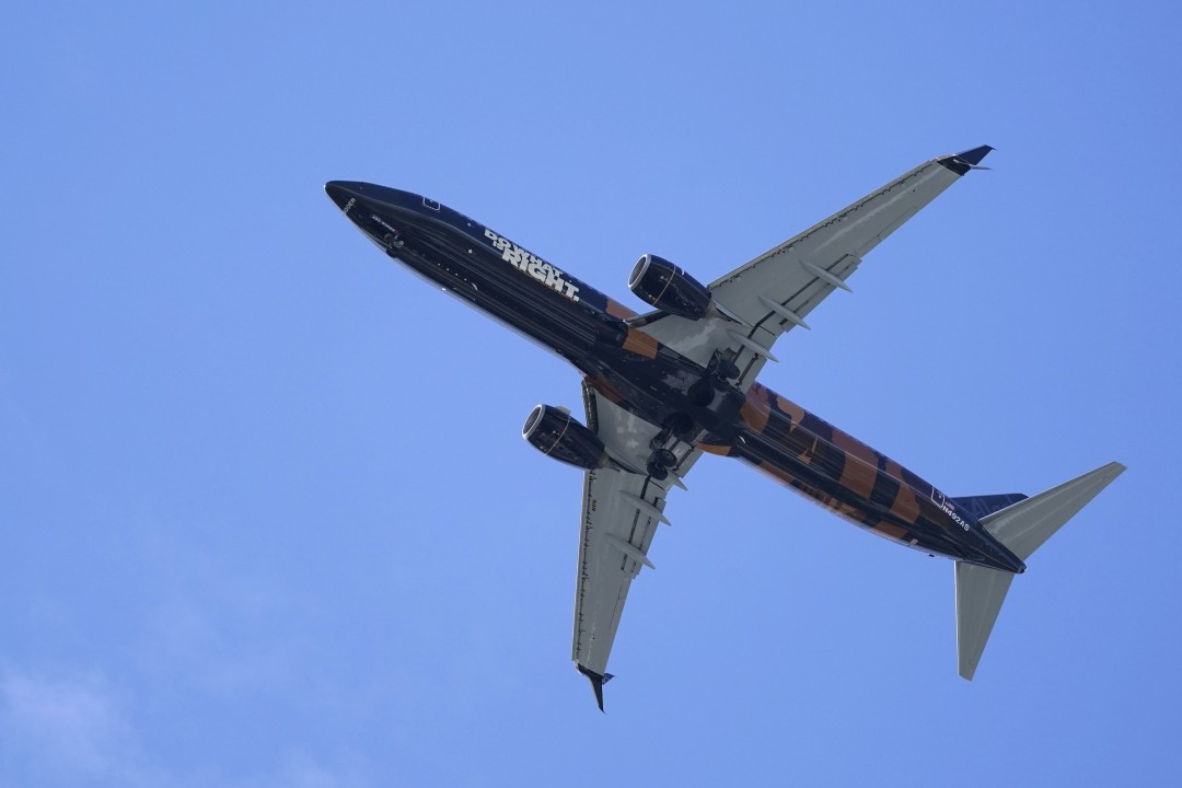 JetBlue, Alaska Airlines Adopt Vaccine Mandates