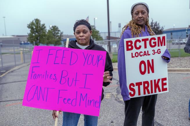 Workers at All Kellogg's US Cereal Plants Are on Strike