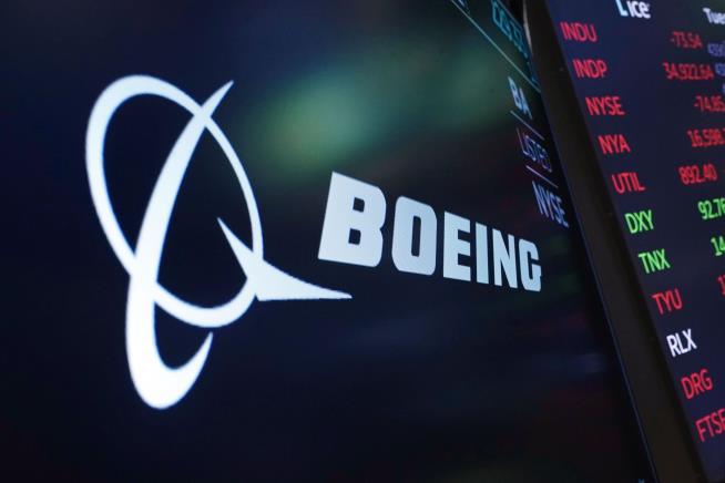 Boeing Issues Vaccine Mandate