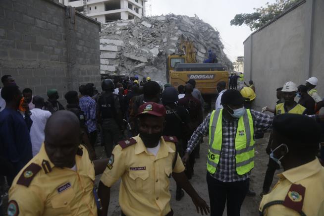 Building Collapse in Upscale Lagos Area Kills at Least 3
