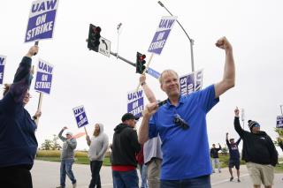 UAW Members to Vote Again on Ending Deere Strike