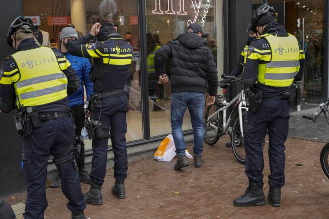 Netherlands Extends Lockdowns