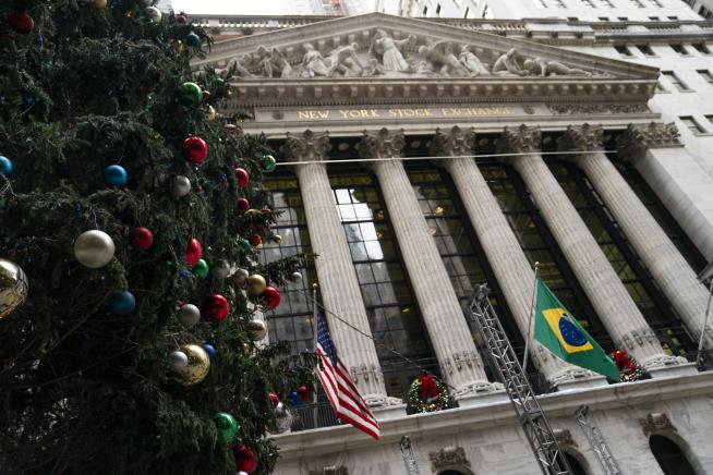 Stocks Add to Gains Ahead of Holiday