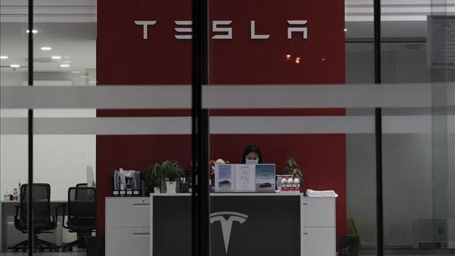 Tesla's New Showroom Is Subject of Much Consternation