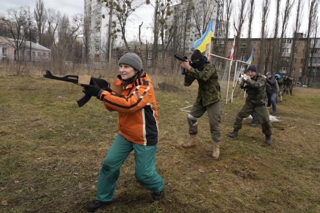 Russian Troops Stay in Belarus Beyond Deadline