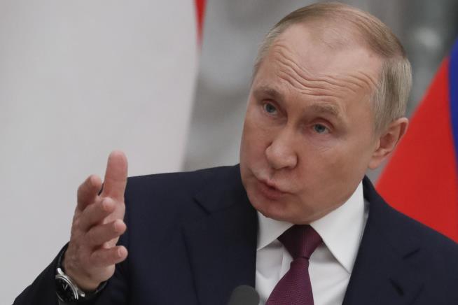 US Freezes Assets of Putin Himself