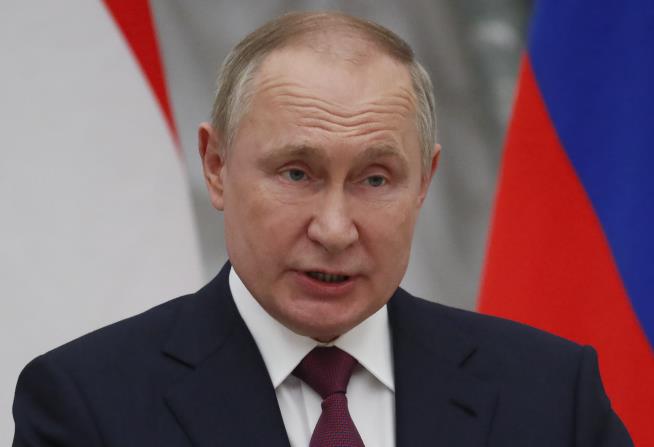 Putin Again Stokes Fears of a Nuclear Escalation