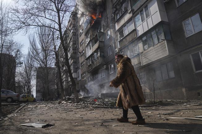 Official Says Russians Are Holding 500 Hostage in Mariupol Hospital