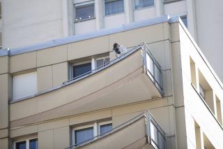 Swiss Police Investigate Family's Plunge From Building