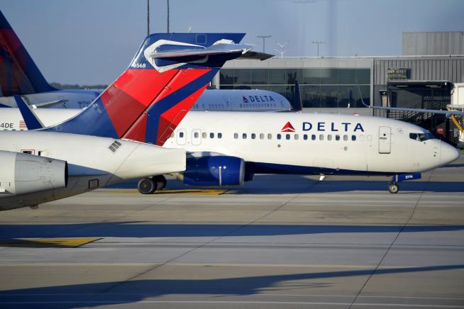 Delta Plans to Start Paying Flight Attendants During Boarding