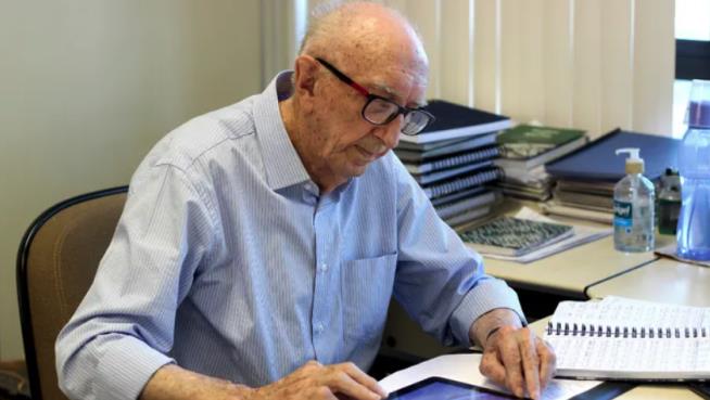 Centenarian Breaks Record With 84 Years at One Company