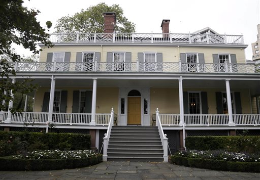 NYC Mayor: Official Residence Is Haunted