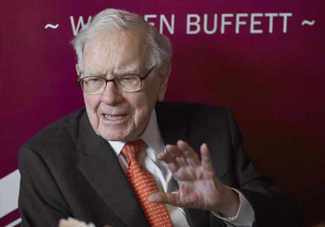 Buffett’s Last Lunch for Charity Brings $19M Bid