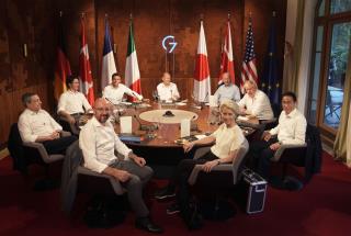 G7 Leaders Roll Up Their Sleeves, Literally