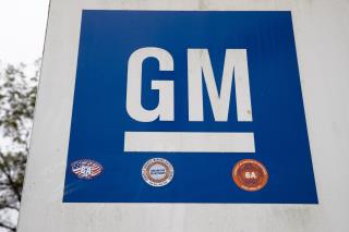 GM's Net Income Tumbles 40%