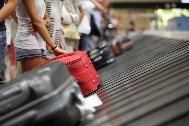 Cops: Traveler's AirTag Foils Baggage Handler's Theft