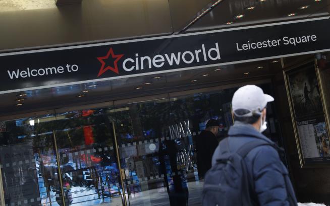 Cineworld Looks at Bankruptcy