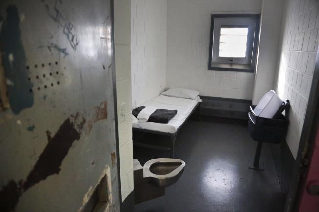 US Prisons Keep Over 40K in Solitary Confinement