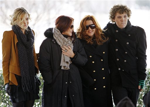 Lisa Marie Presley: I Blame Myself for Son's Death 'Every Single Day'