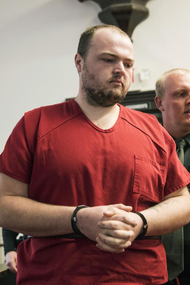 Trial Begins in Killings of 8 in Ohio Family