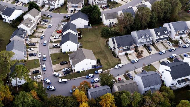 Mass Shooting in North Carolina Leave 5 Dead, Including Cop
