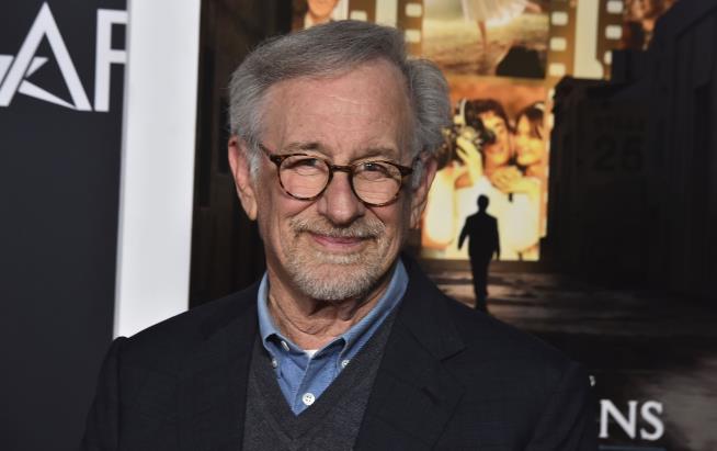Spielberg: Streaming Services Threw Directors 'Under the Bus'