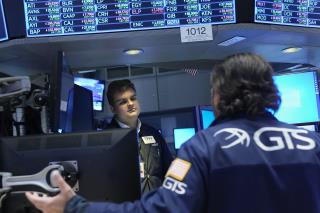Stocks Gain, but Chalk Up a Losing Week