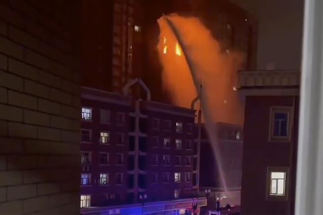 Apartment Fire Kills 10 in Xinjiang