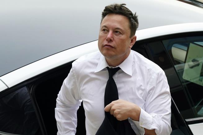 Musk Lets Journalists Out of Twitter Jail, but Ire Remains