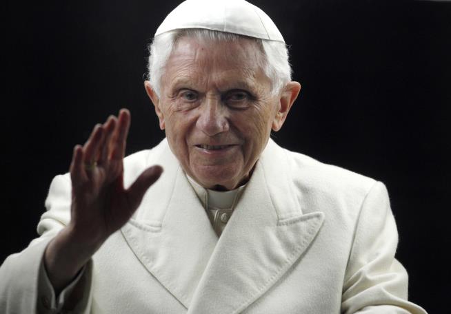 Benedict, First Pope to Resign in 600 Years, Dead at 95