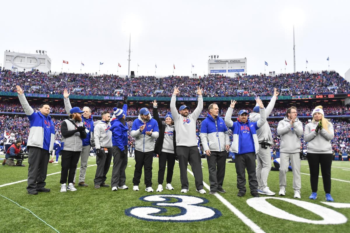 See Buffalo Bills Honor Damar Hamlin With Ceremony, Opening Kickoff TD –  Rolling Stone