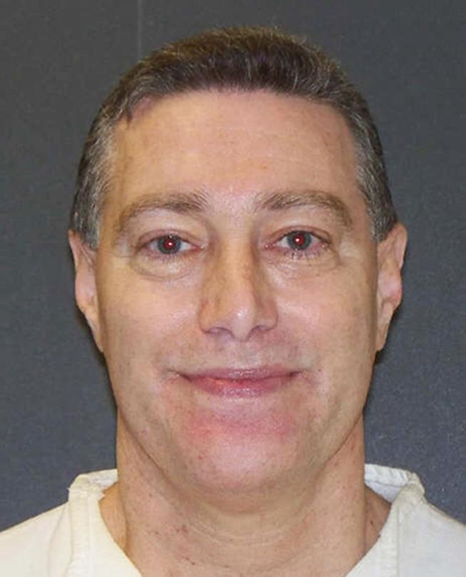 As He Was About to Be Executed for Hit on Wife, He Wouldn't Look at Son
