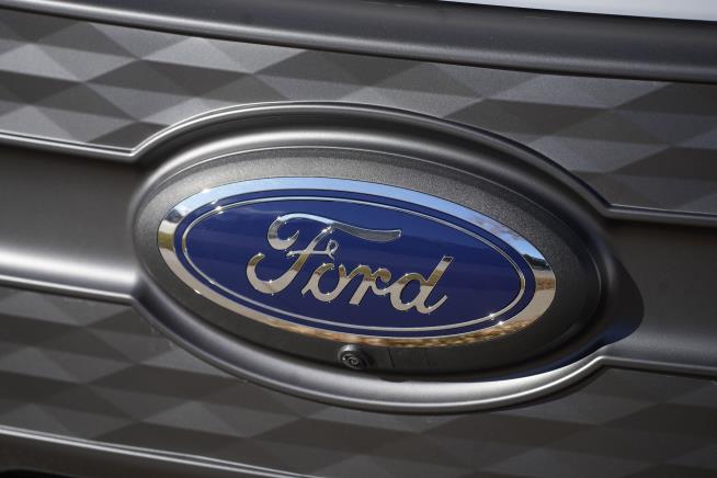 Rear-View Camera Problem Prompts Recall of 462K Fords