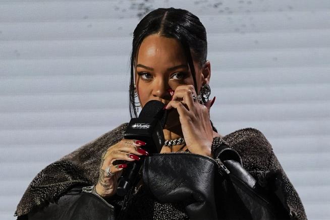 Super Bowl Halftime Show: Rihanna's First Live Event in 7 Years