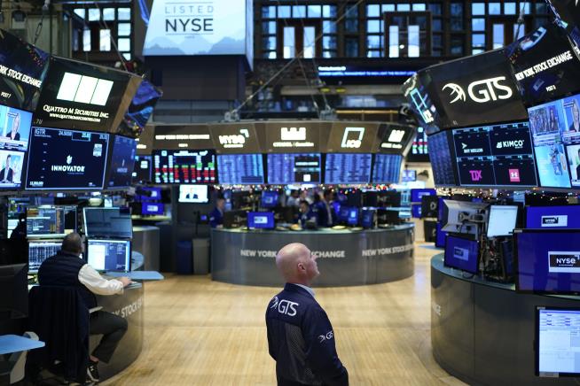 Dow Jumps 377 Points Ahead of Inflation Report