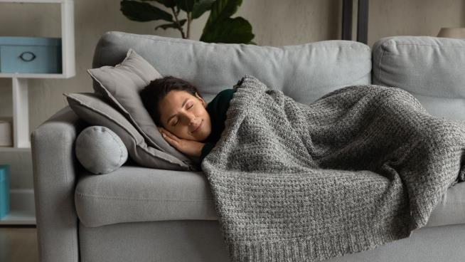 Longing for More Sleep in the Winter? Blame REM