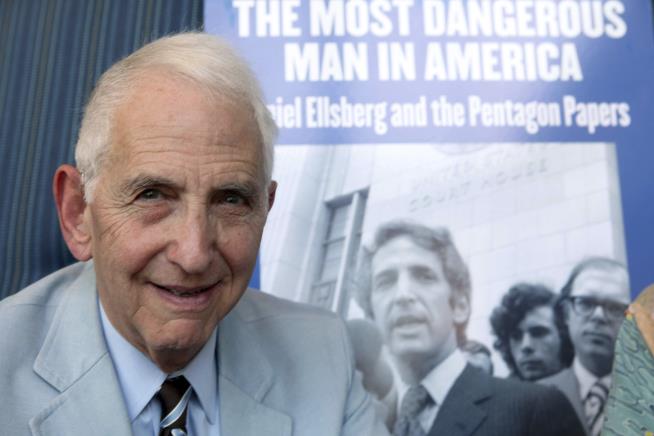Pentagon Papers Leaker Says He Has Terminal Cancer