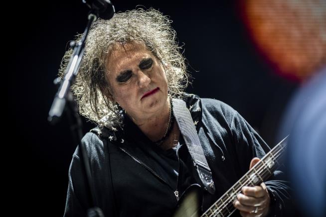 The Cure's Robert Smith Has a Word or Two for Ticketmaster