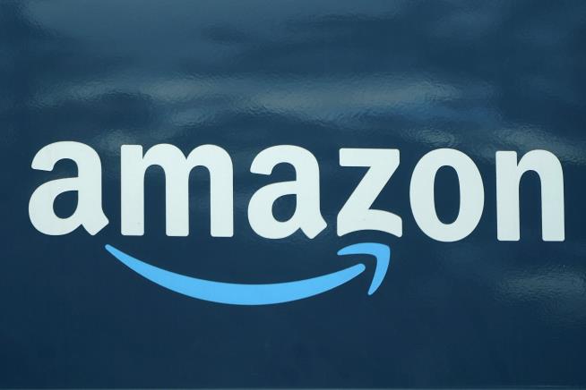 Despite Police Standoff, Amazon Driver Makes Delivery